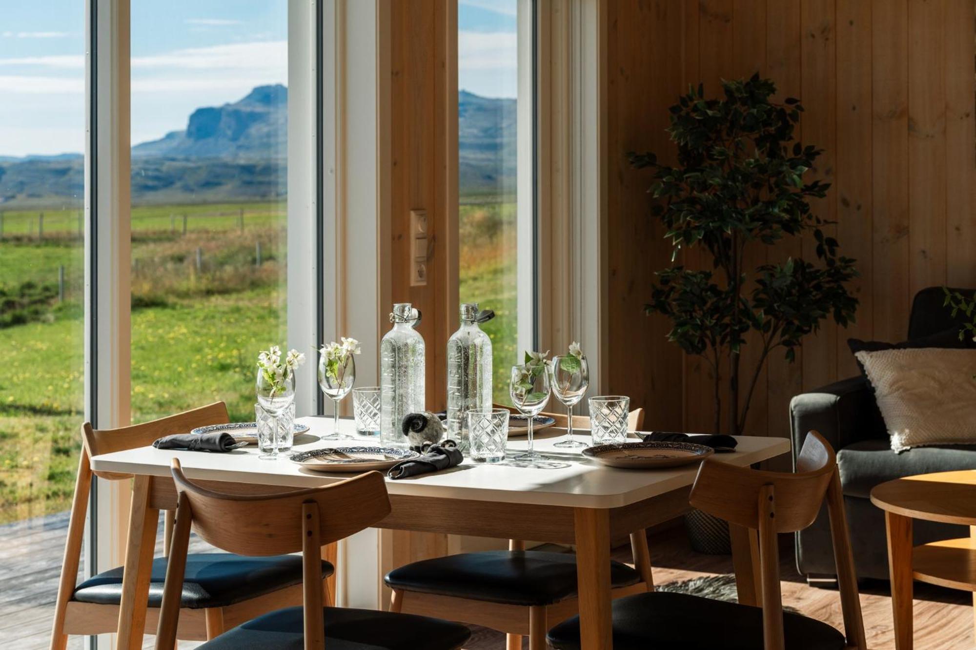 Mithhraun - Lava Resort Midhraun Екстериор снимка